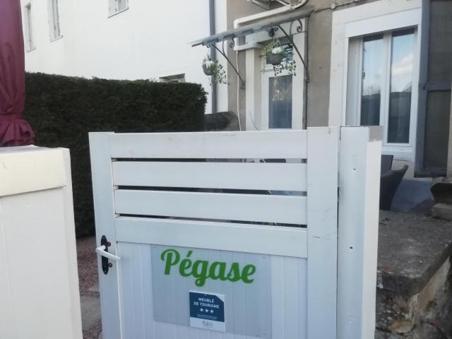 Pegase Meuble 3*** * Fourchambault